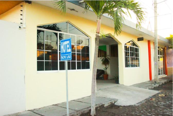 Hotel Pacific Tecoman Exterior photo